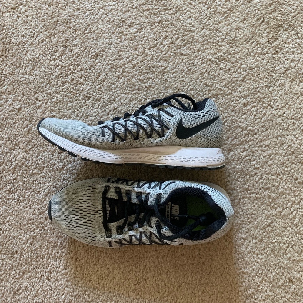nike zoom pegasus shoes size: 7